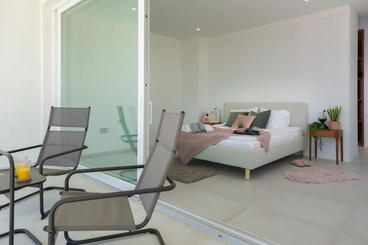 394921 - Wonderful Semi Detached Villa Málaga Spanyolország